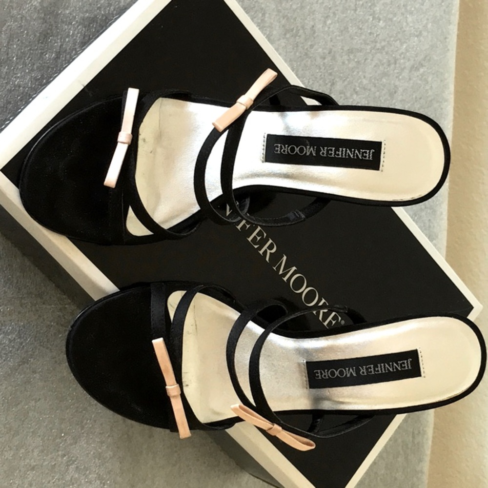 Black and pink strap shoes
